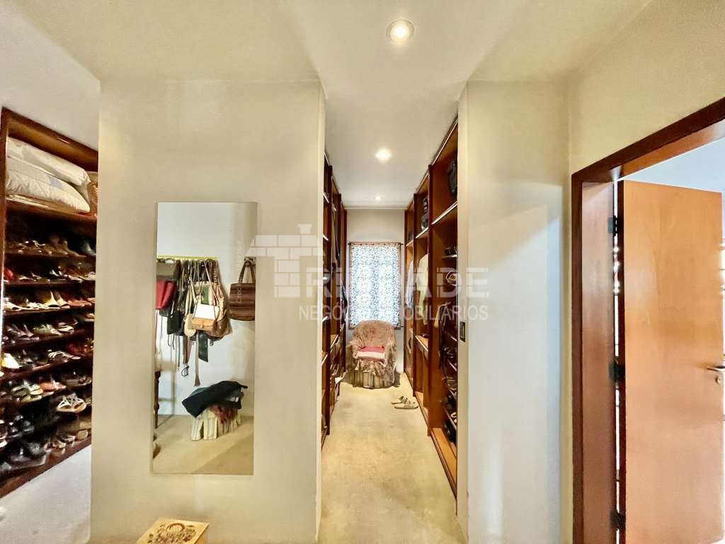 Linda casa com 5 suítes no miolo da Granja Viana, foto 35 de 53