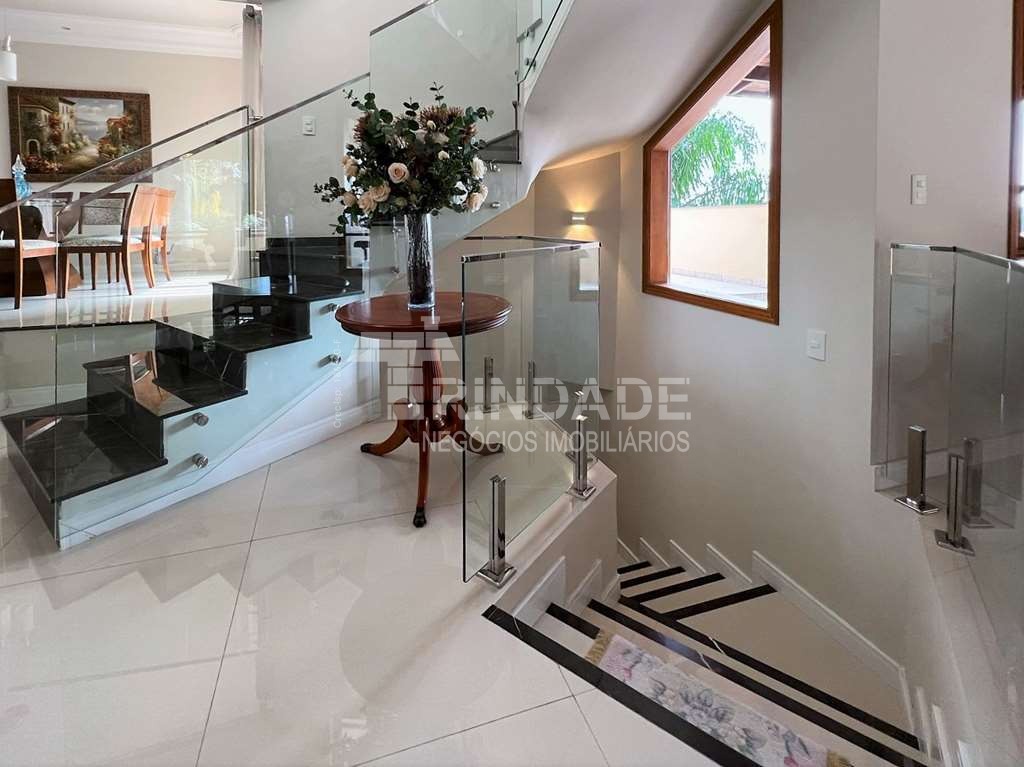 Casa impecável com 4 dormitórios / 3 suítes na Granja Viana, foto 24 de 48