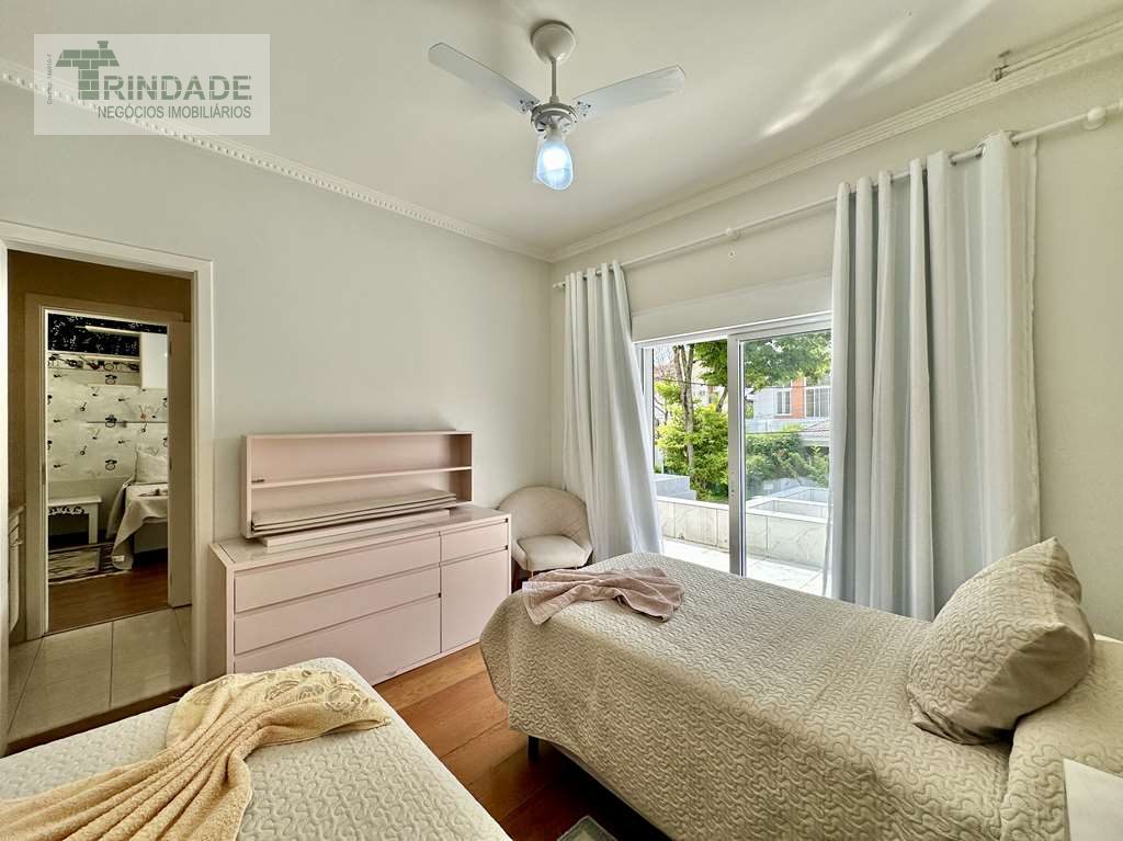 Casa com 5 suítes, elevador panorâmico e piscina na Granja Viana, foto 28 de 60