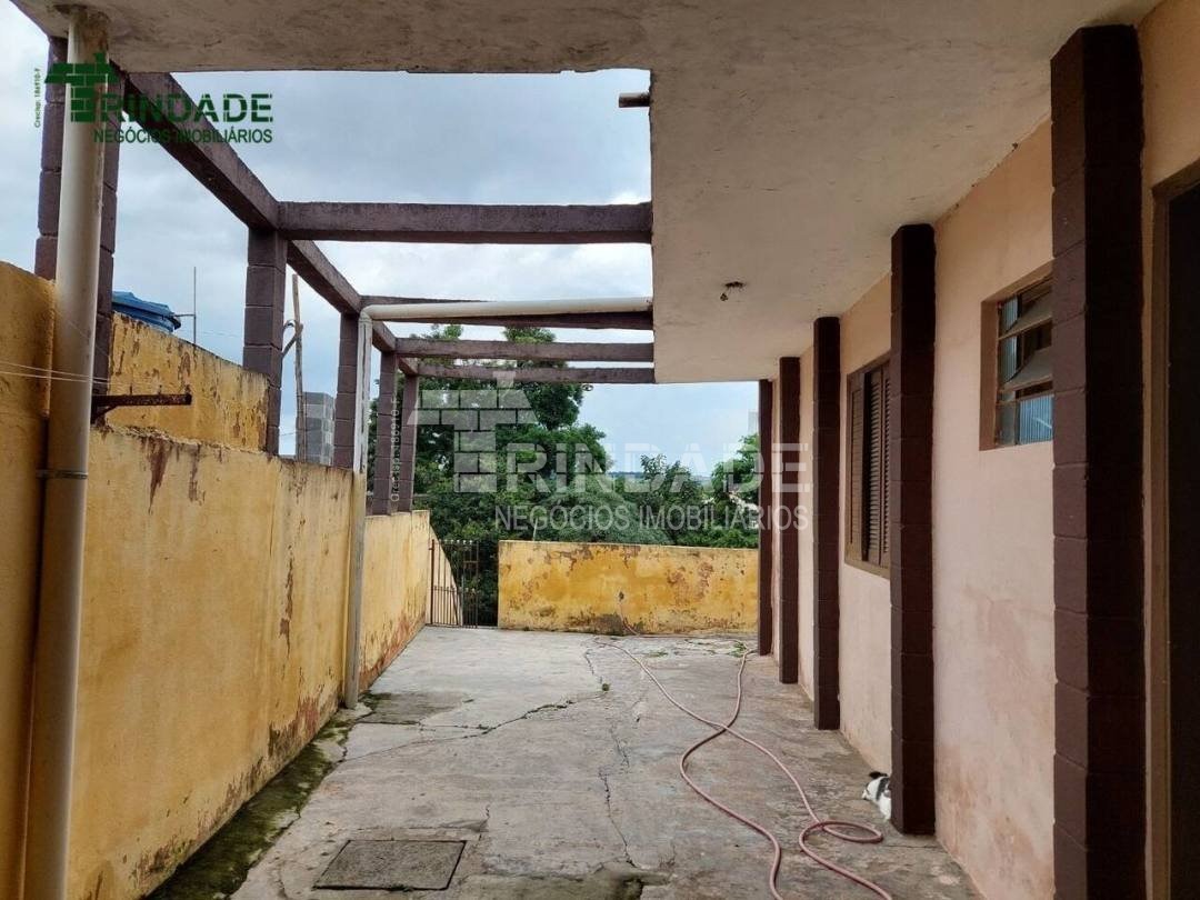 Casa com 5 dormitórios, 244 m², foto 6 de 31
