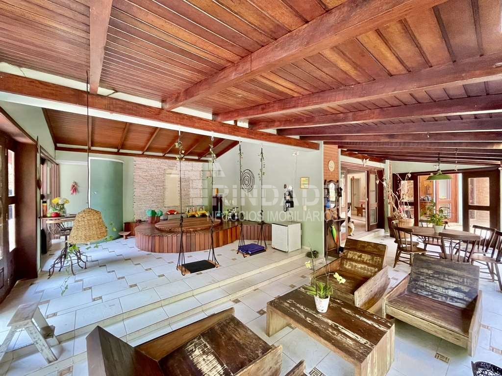 Casa impecável 90% térrea com 6 suítes na Granja Viana, foto 18 de 48