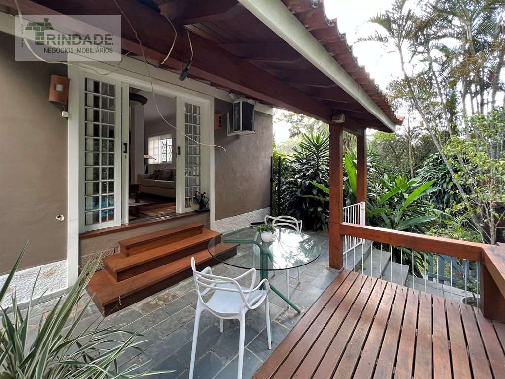 2 casas independentes, porém interligadas! Total de 5 dormitórios / 3 suítes na Granja Viana, foto 14 de 47