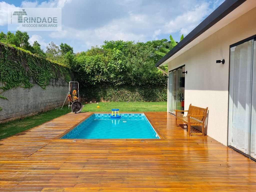 Linda casa térrea com 3 suítes na Granja Viana, foto 8 de 48