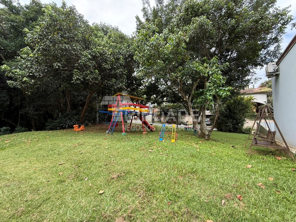 Casa moderna com 4 suítes na Granja Viana, foto 47 de 55