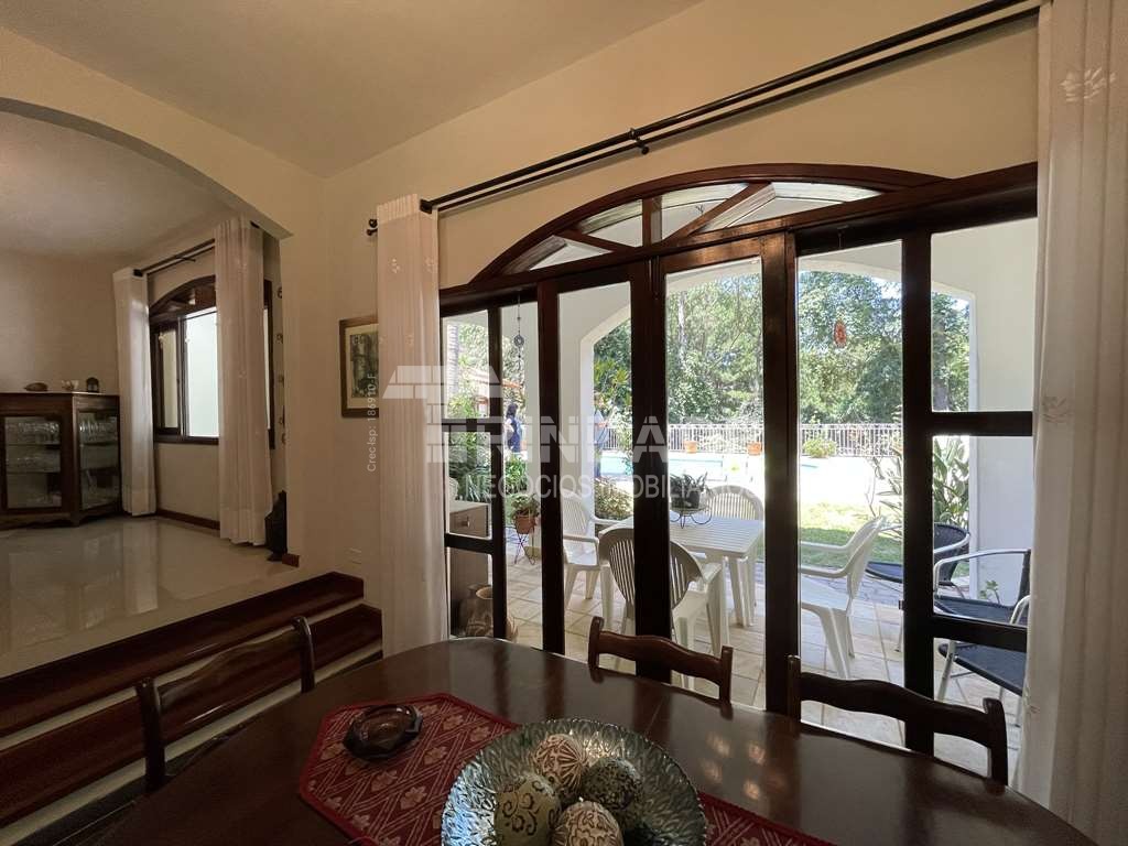 Linda Casa com 4 dormitórios / 2 suíte na Granja Viana, foto 17 de 55