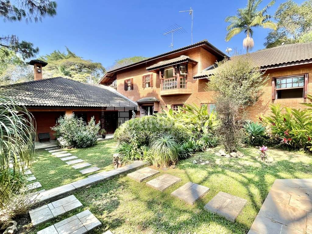 Linda casa com 5 suítes no miolo da Granja Viana, foto 42 de 53