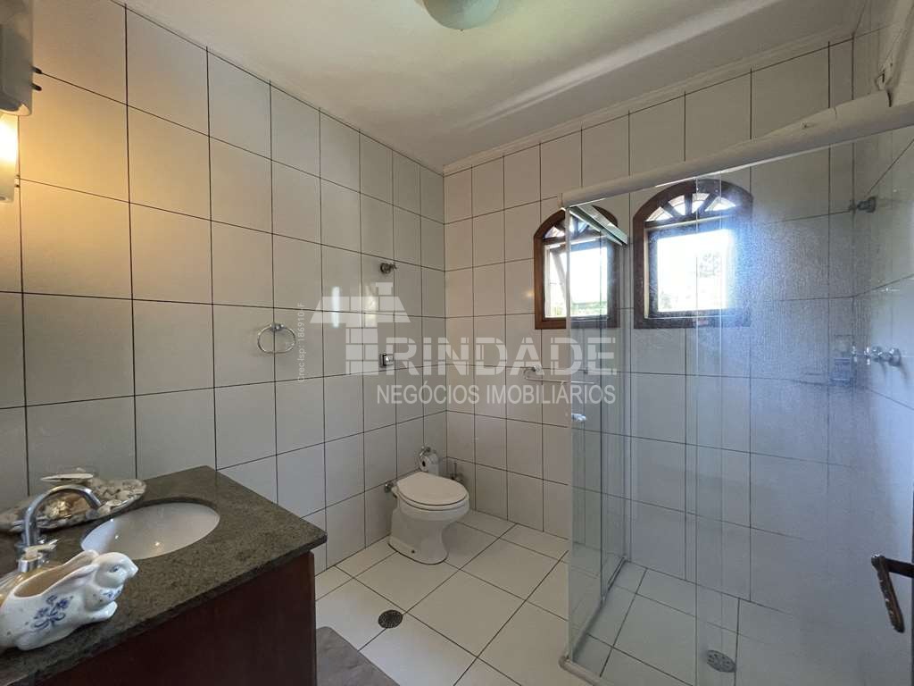 Linda Casa com 4 dormitórios / 2 suíte na Granja Viana, foto 42 de 55