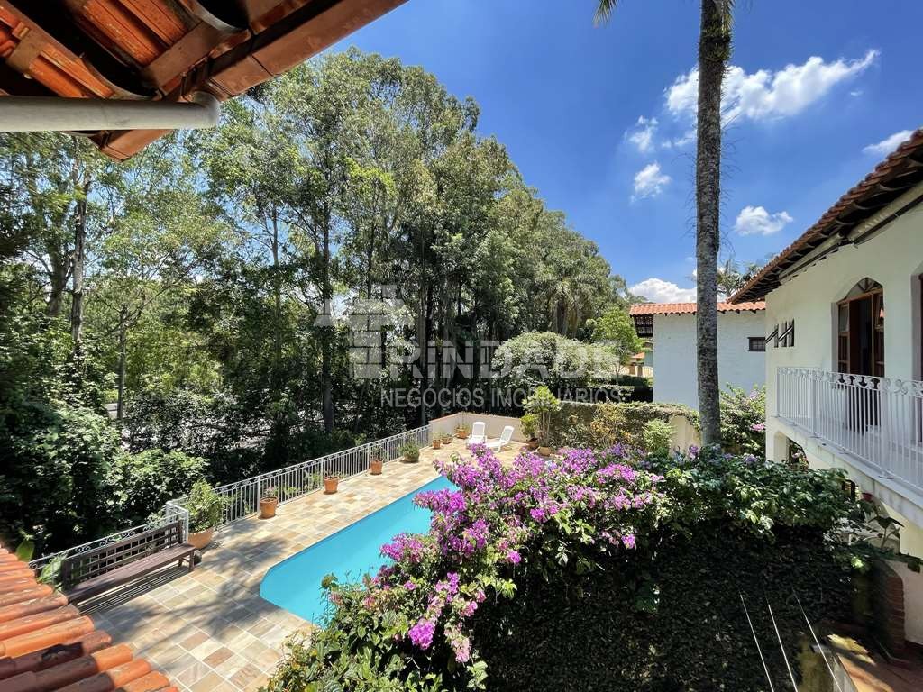 Linda Casa com 4 dormitórios / 2 suíte na Granja Viana, foto 48 de 55