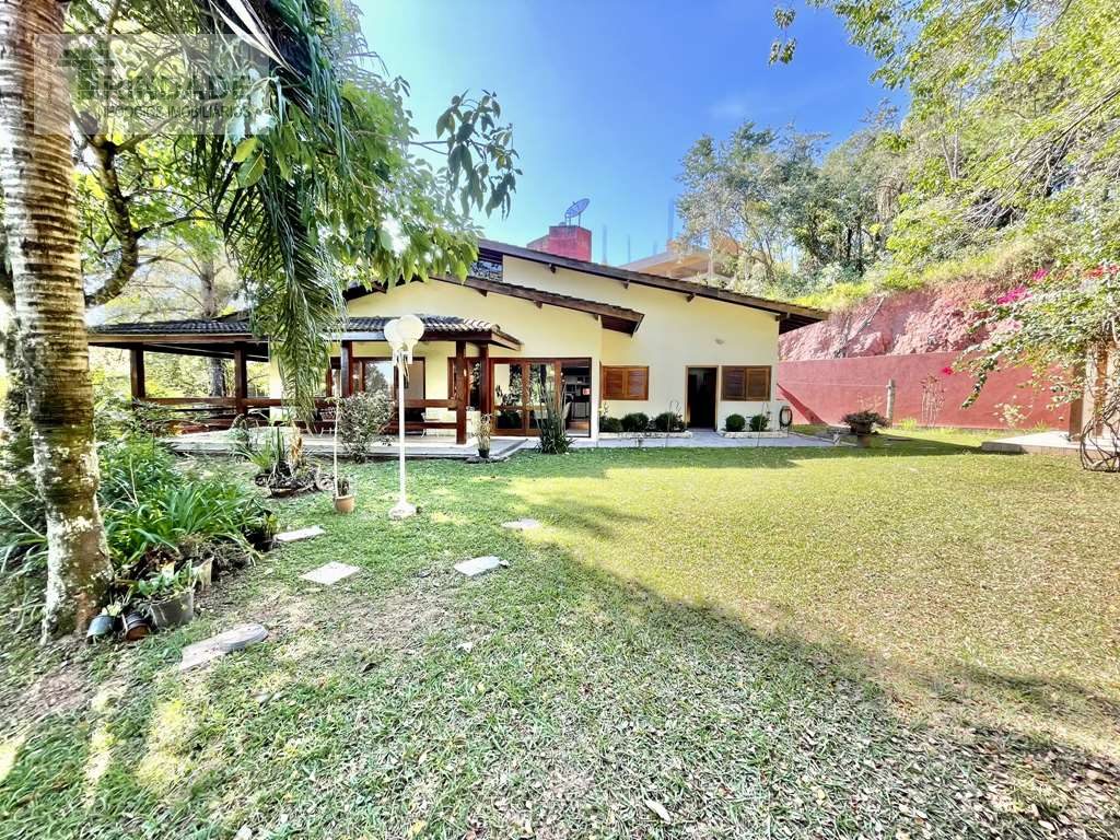 Casa impecável com 5 dormitórios / 3 suítes na Granja Viana, foto 2 de 53