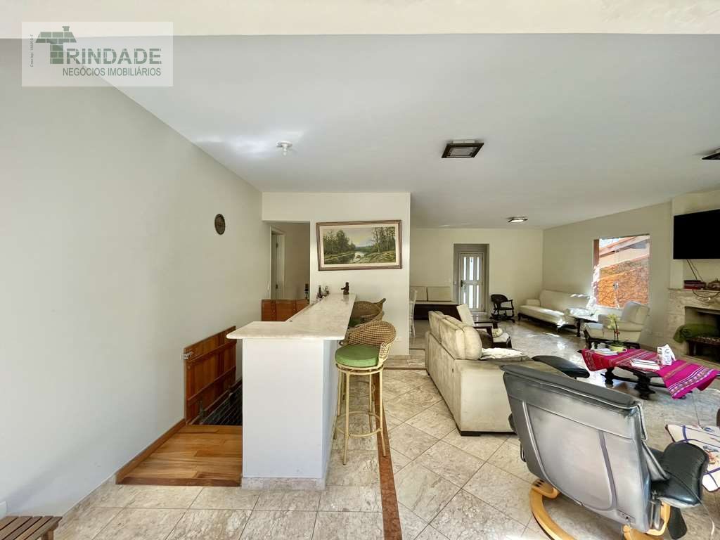 Linda casa c/ 4 suítes, lareira, gourmet e piscina!, foto 10 de 54