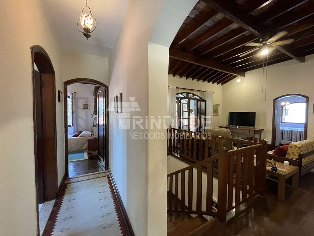 Linda Casa com 4 dormitórios / 2 suíte na Granja Viana, foto 29 de 55