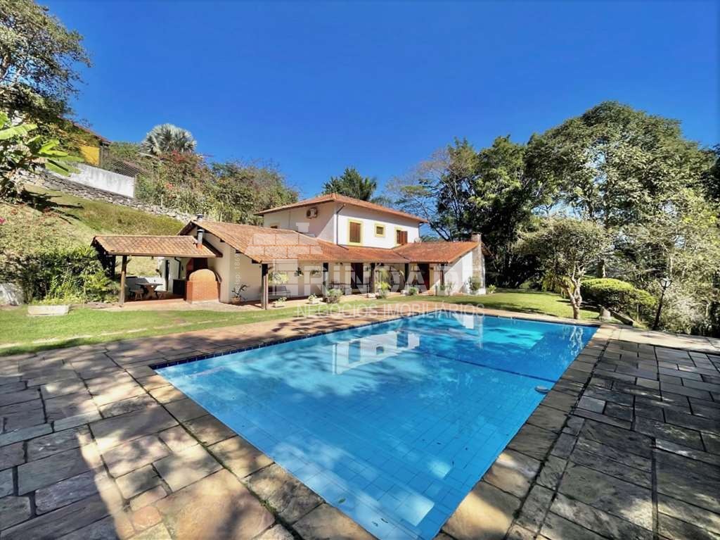 Casa com 3dormitórios/1suíte + hóspedes +caseiro / por 1.570.000,00, foto 1 de 49