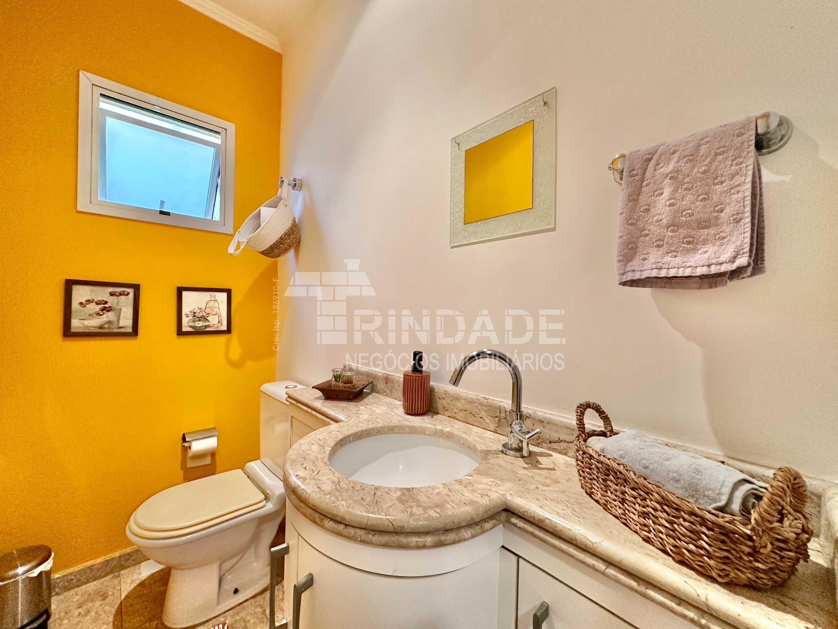 Casa Impecável na Granja Viana com 4 dormitórios / sendo 2 suítes, foto 13 de 51