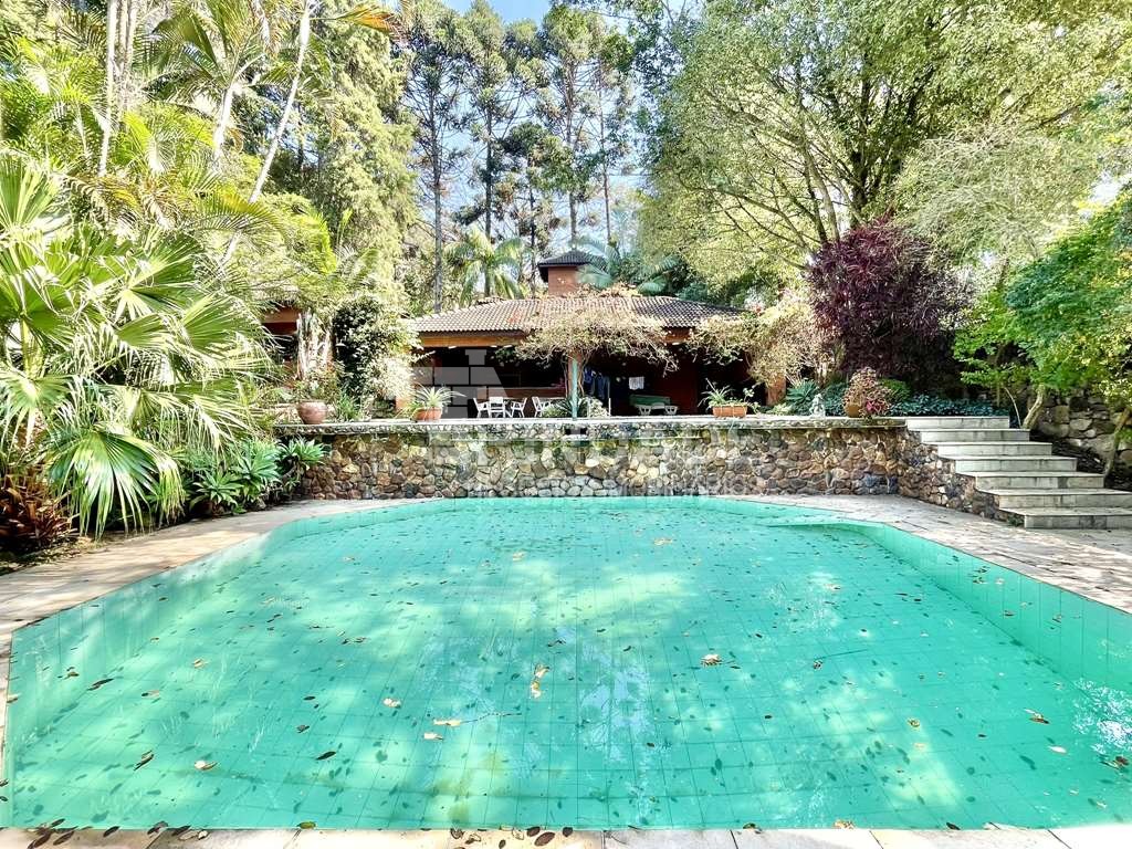 Linda casa com 5 suítes no miolo da Granja Viana, foto 46 de 53