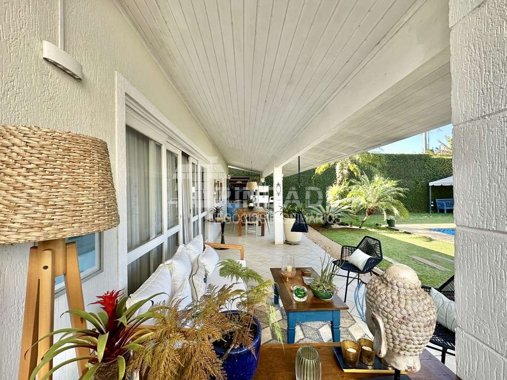 Casa impecável com 4 suítes no miolo da Granja Viana, foto 28 de 46