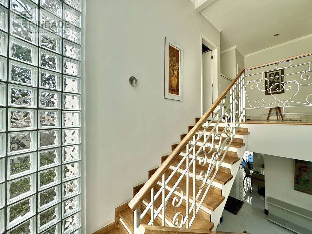 Casa com 5 suítes, elevador panorâmico e piscina na Granja Viana, foto 20 de 60