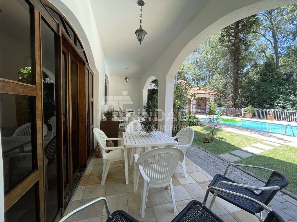 Linda Casa com 4 dormitórios / 2 suíte na Granja Viana, foto 19 de 55