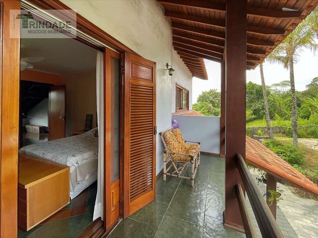 Casa confortável com 6 dormitórios / 1 suíte na Granja Viana, foto 27 de 48