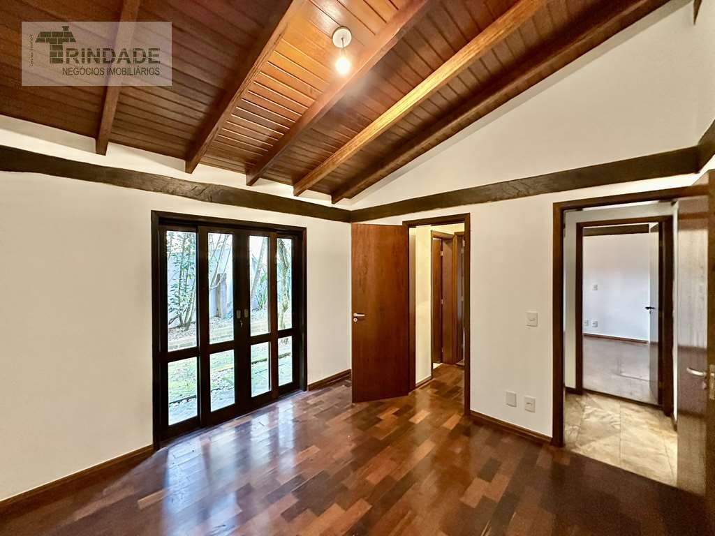 Casa com 5 dormitórios / 3 suítes na Granja Viana, foto 30 de 53