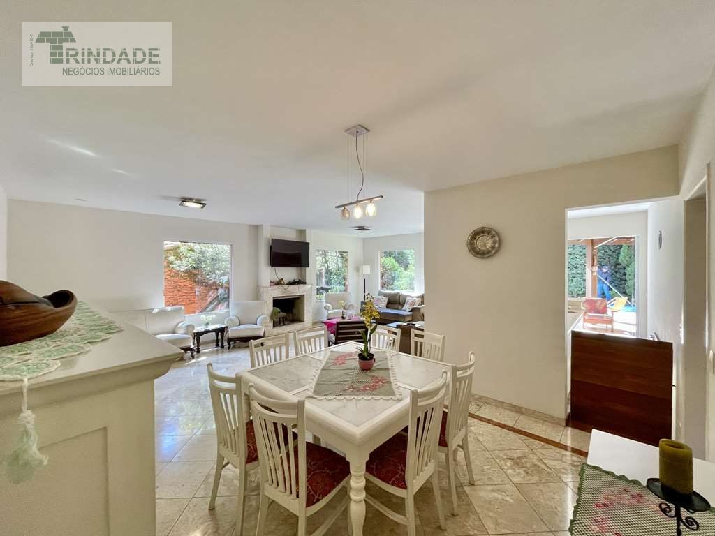 Linda casa c/ 4 suítes, lareira, gourmet e piscina!, foto 9 de 54