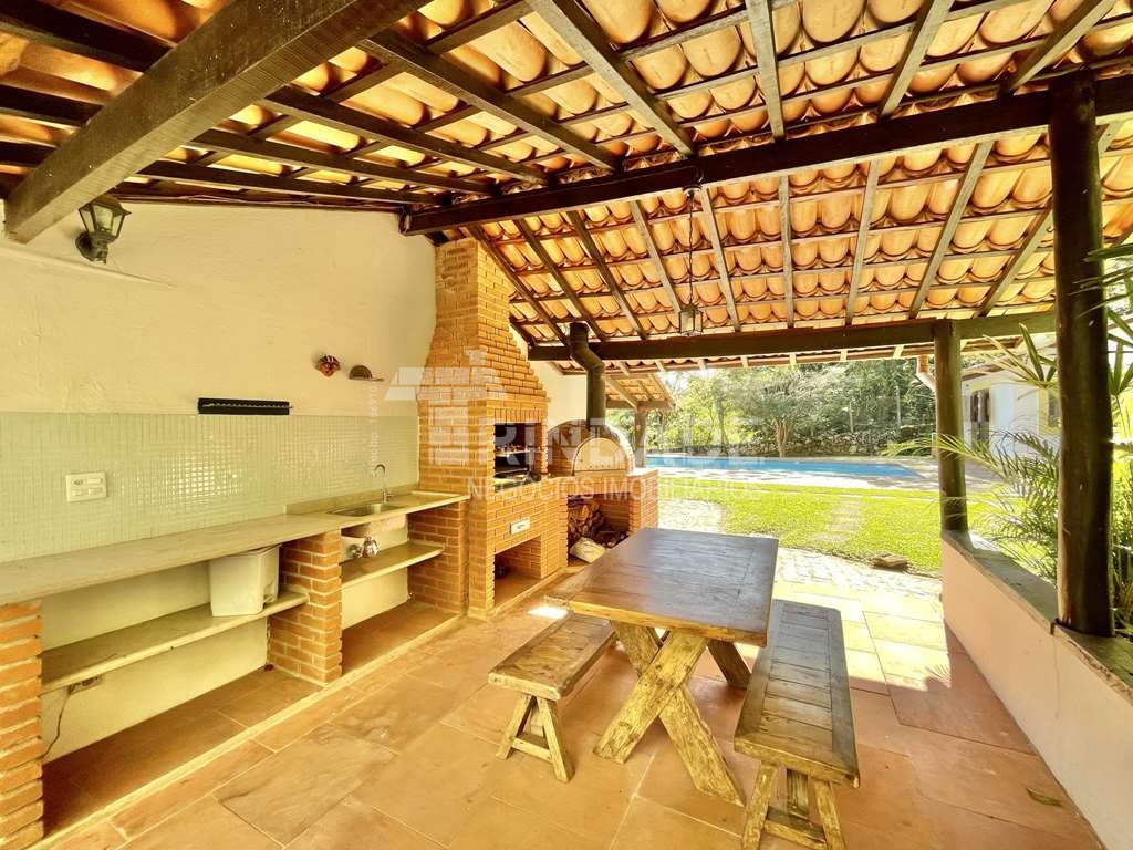Casa com 3dormitórios/1suíte + hóspedes +caseiro / por 1.570.000,00, foto 12 de 49