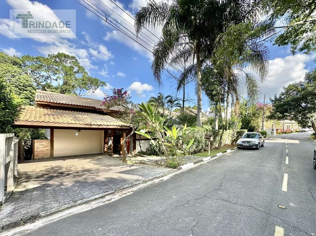 Casa com 5 dormitórios / 3 suítes na Granja Viana, foto 2 de 53