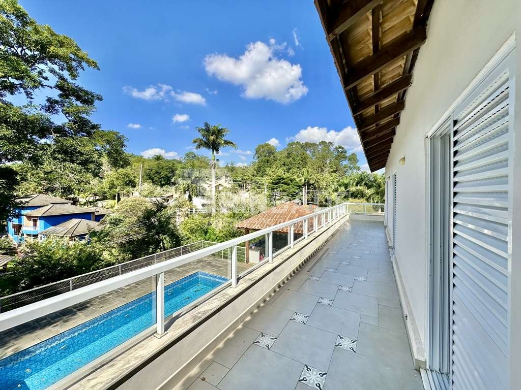 Casa ampla com 5 dormitórios / 4 suítes (1 no térreo) na Granja Viana, foto 36 de 47