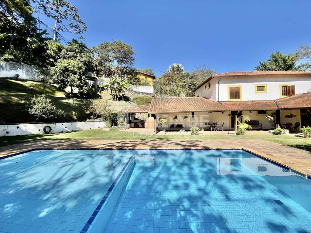 Casa com 3dormitórios/1suíte + hóspedes +caseiro / por 1.570.000,00, foto 9 de 49