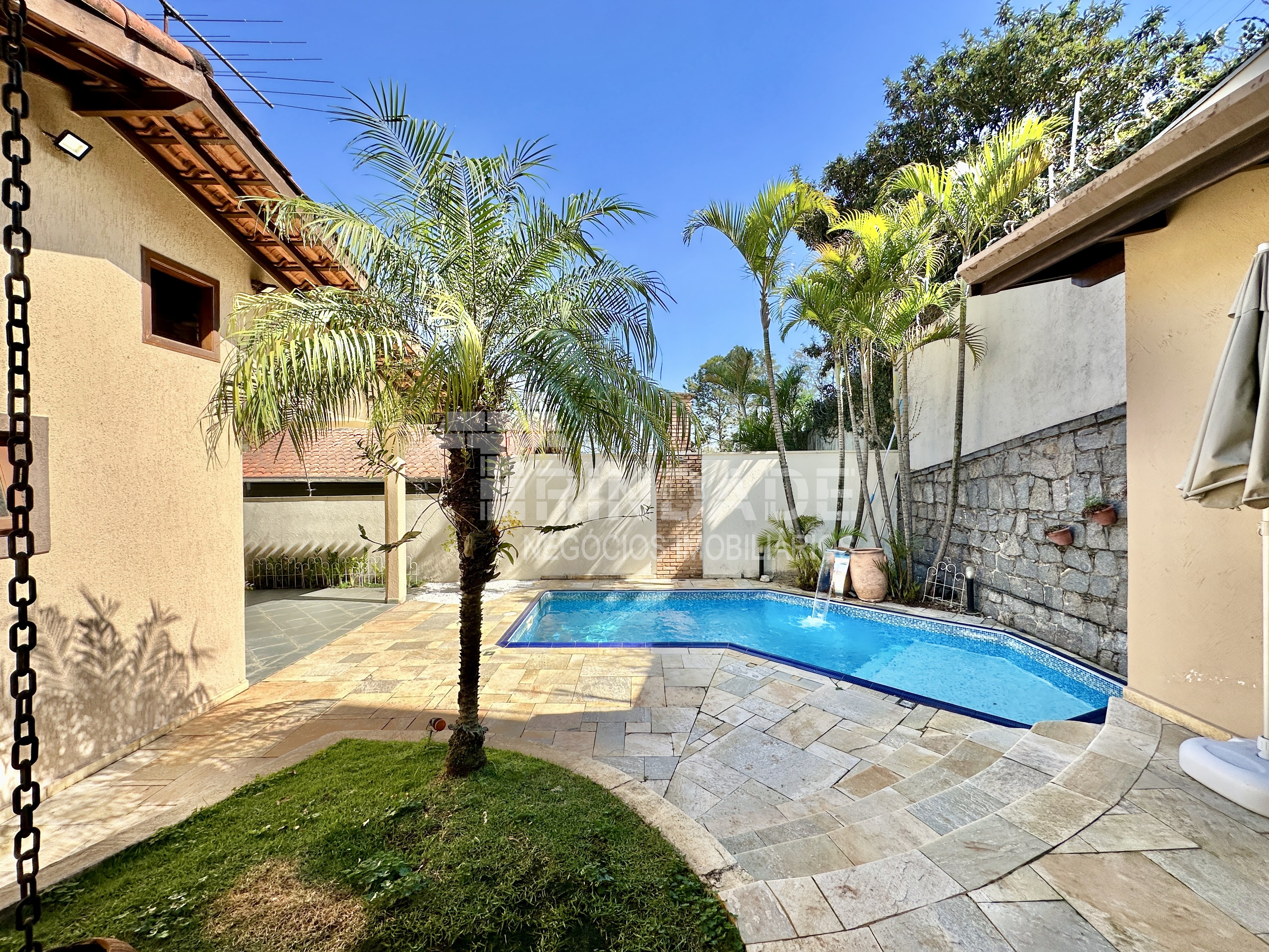 Casa com 3 dormitórios (sendo 1 suíte), lareira, piscina e gourmet, foto 22 de 46