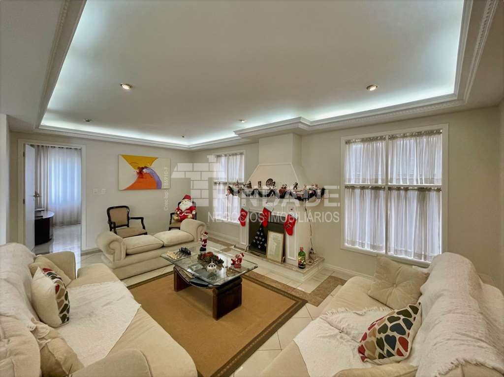 Linda casa com 4 suítes na Granja Viana, foto 9 de 49